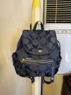 (Category: ) located in . Submitted by vtg_ukay_bags (Listing ID 1438909502, Image 1). Description: .
