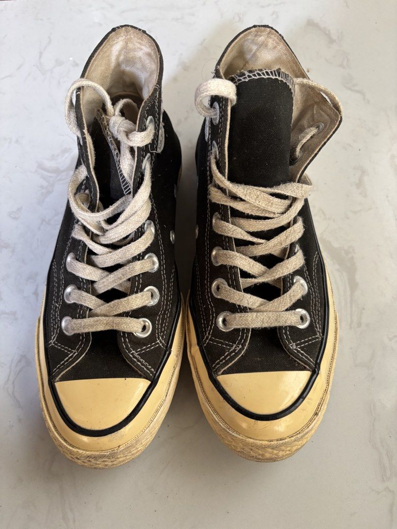 Converse Sneakers (Category: Sneakers) located in Bacolod City. Submitted by keel_08 (Listing ID 1438896295, Image 3). Description: 300 each, get both for 500 Both size 5.5 Womens Still in good condition Needs cleaning +sf.