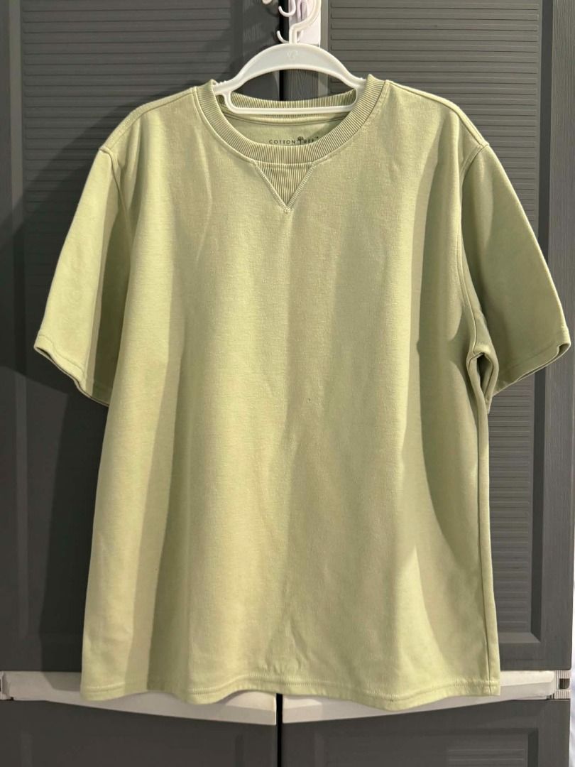 COTTON TREE Light Green Shirt (Oversized) (Category: Tshirts & Polo Shirts ) located in Manila. Submitted by nadnad008 (Listing ID 1437351460, Image 1). Description: COTTON TREE Light Green Shirt (Oversized) Php300 Condition: Very Good Size on tag: L Bust 20in; Length 26in Other info: Thick fabric, di na nagagamit .
