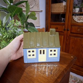 (Category: ) located in . Submitted by millennialmeetsvintage (Listing ID 1439010927, Image 1). Description: .