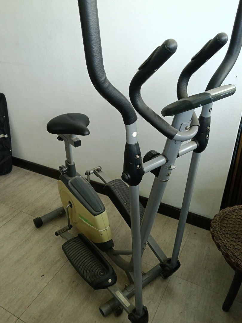 Elliptical Machine (Category: Other Sports Equipment and Supplies) located in Quezon City. Submitted by aplingaling (Listing ID 1438925222, Image 1). Description: Decluttering , never used..
