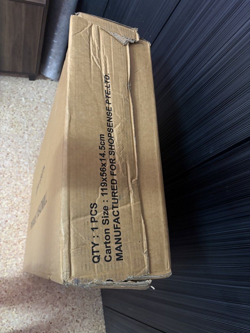 empty box (Category: Everything Else) located in Singapore. Submitted by sureshs (Listing ID 1438936497, Image 2). Description: item dimensions as shown you may self collect please .