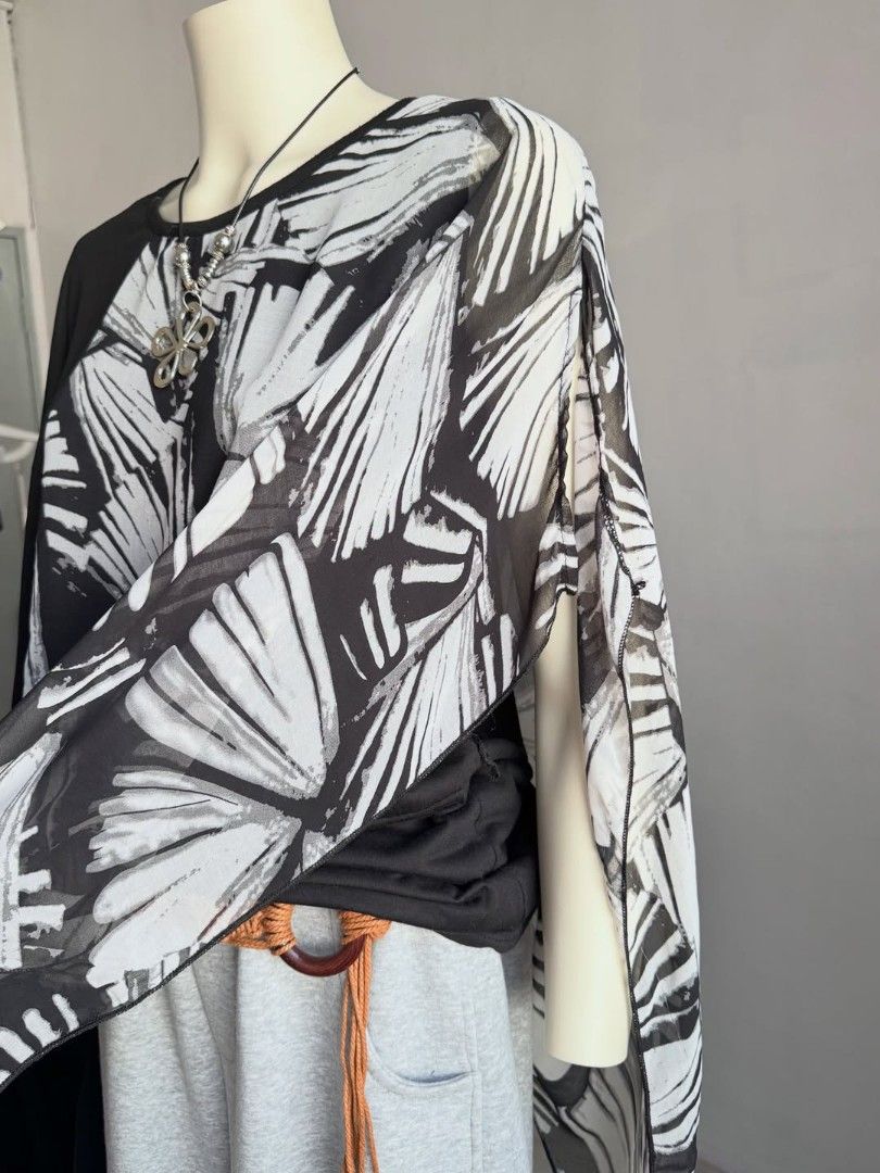 fave draped asymmetrical batwing top/mini dress (Category: Blouses) located in Legazpi City. Submitted by z.ehranicole (Listing ID 1439001491, Image 3). Description: - medium to xl.