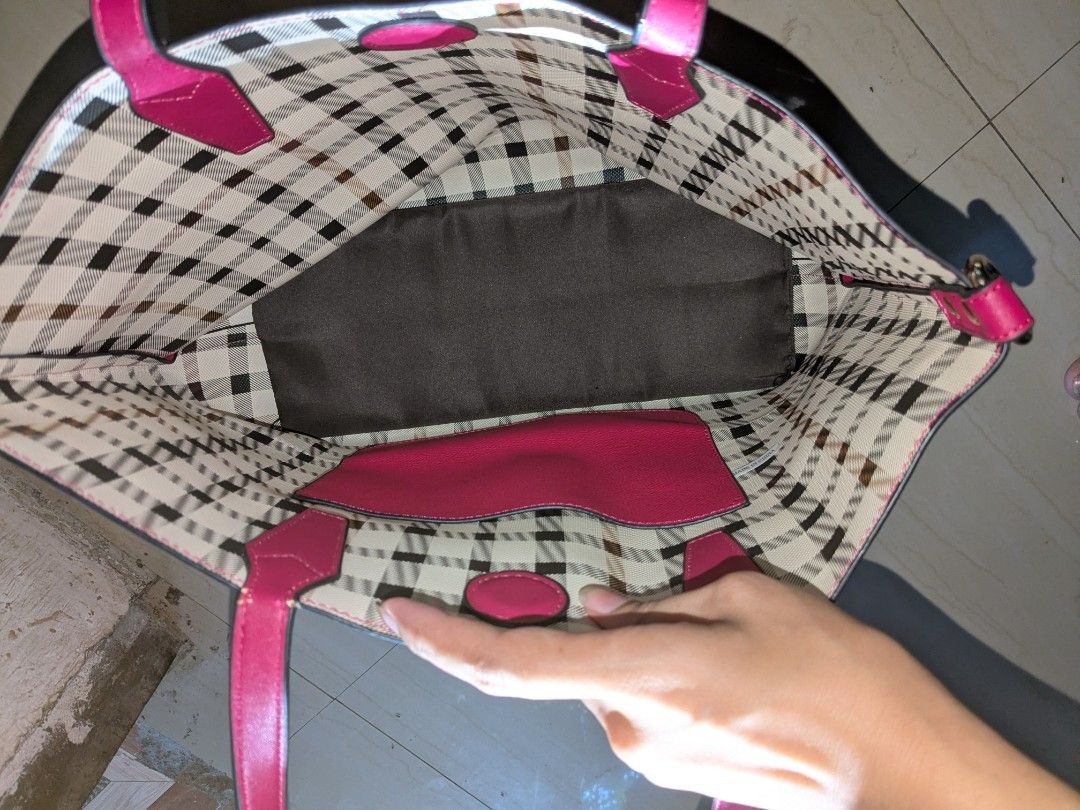 Firano Italy Tote Bag (Category: Shoulder Bags) located in Iloilo. Submitted by seoltang_0000 (Listing ID 1438926176, Image 2). Description: Firano Italy Tote bag ( Japan thrift) -pink in color -like new condition -RFS: decluttering.