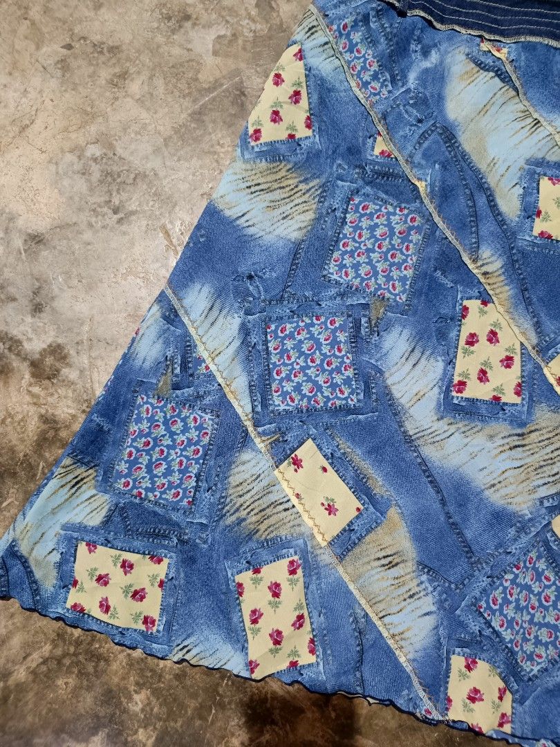 Floral y2k mesh skirt (Category: Skirts) located in Davao. Submitted by mln-boutique (Listing ID 1439001932, Image 2). Description: Floral y2k mesh skirt Size - 27-28 length - 28 Good condition Mesh Mine - 370 🫶.