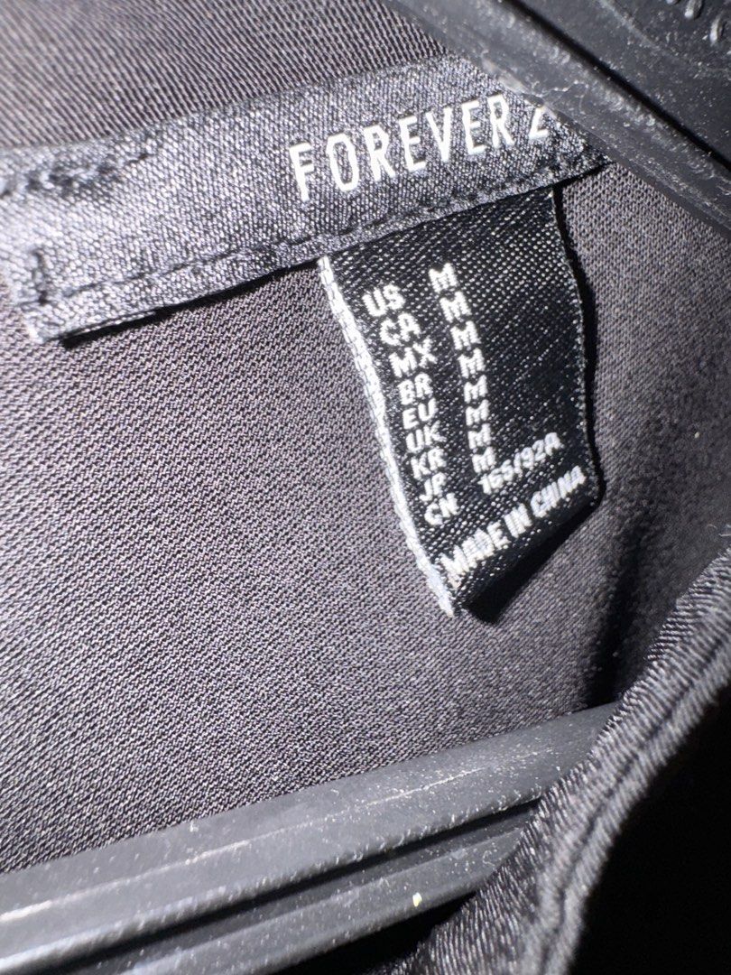 Forever 21 Black Dress (Category: Dresses) located in San Juan City. Submitted by outwithit (Listing ID 1439018221, Image 2). Description: Dm for more information -More pictures about the product -Close up pictures -Type of material RFS: Decluttering Can negotiate if buying 2 or more items Delivery fee will be shouldered by buyer .
