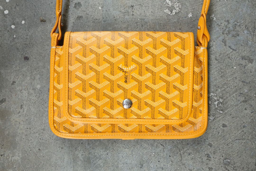 Goyard - 2024 - Plumet (Category: Luxury Bags & Wallets) located in Manila. Submitted by graymatter_ (Listing ID 1436385290, Image 2). Description: Goyard - 2024 - Plumet Condition: Rank S Material: Goyardine Canvas, Calf Leather Made in: France SRP: $2,600 Dimensions Height: 13cm Width: 20.5cm .