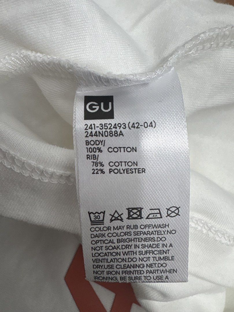 GU Crop Top （分類：T-shirt）位於 Hong Kong。 由 bbihi 提交（商品編號 1439017636，圖片 3）。簡介： GU white crop top size M, wore a few times It is quite cropped Prices are negotiable, feel free to send offers <3。