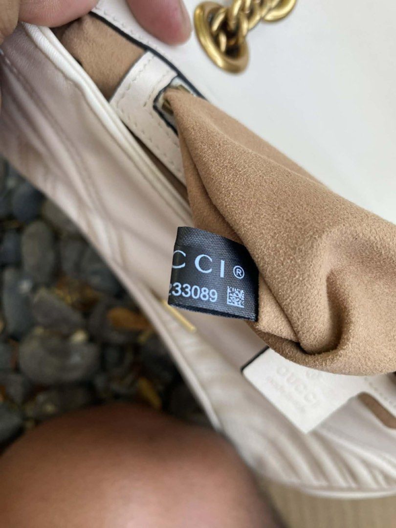 Gucci (Category: Luxury Bags & Wallets) located in Manila. Submitted by ducojanusr25122 (Listing ID 1438884130, Image 3). Description: Dko kayang alisin yung pink baka masira .