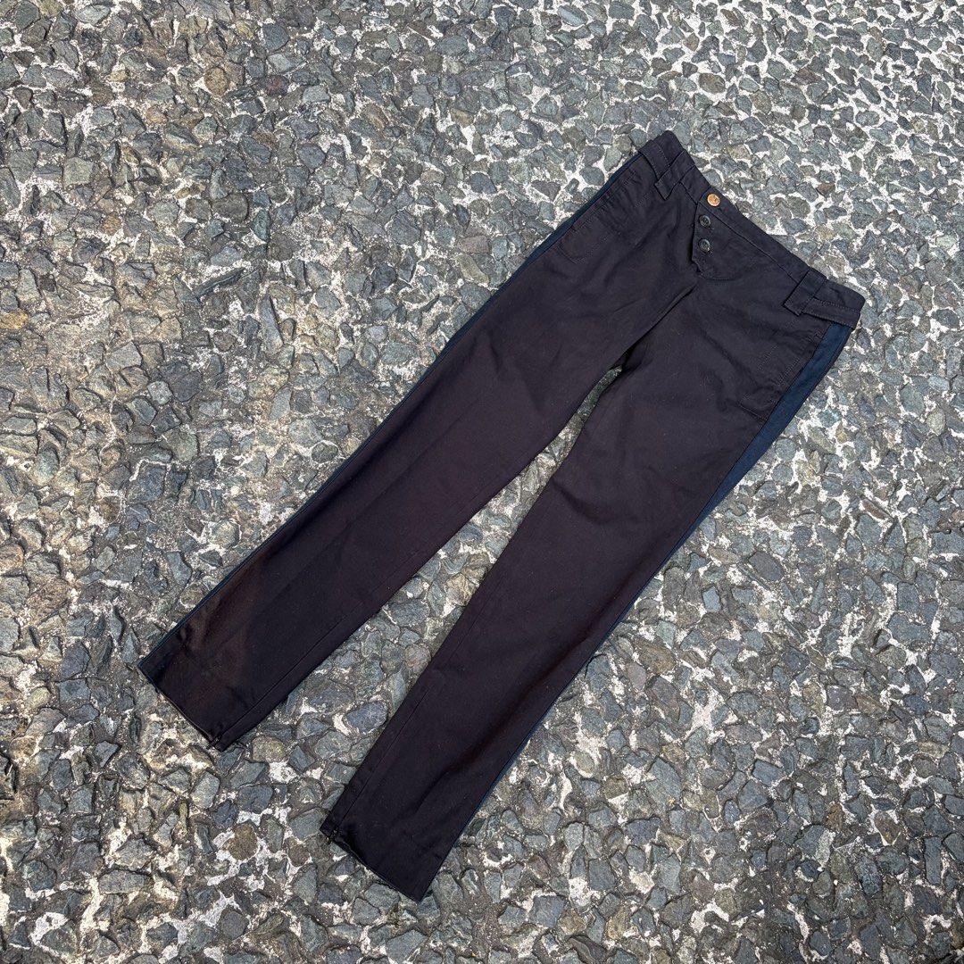 Gucci By Frida Giannini Ankle Zip Pants 2008 (Category: Other Bottoms) located in Manila. Submitted by stablesource (Listing ID 1438981231, Image 3). Description: Gucci By Frida Giannini Ankle Zip Pants 2008 Size 38 Dimension: 29 Waist 37.5 Full Length 5 Leg Opening Excellent Kindly Check All Details Before Purchase🤝.