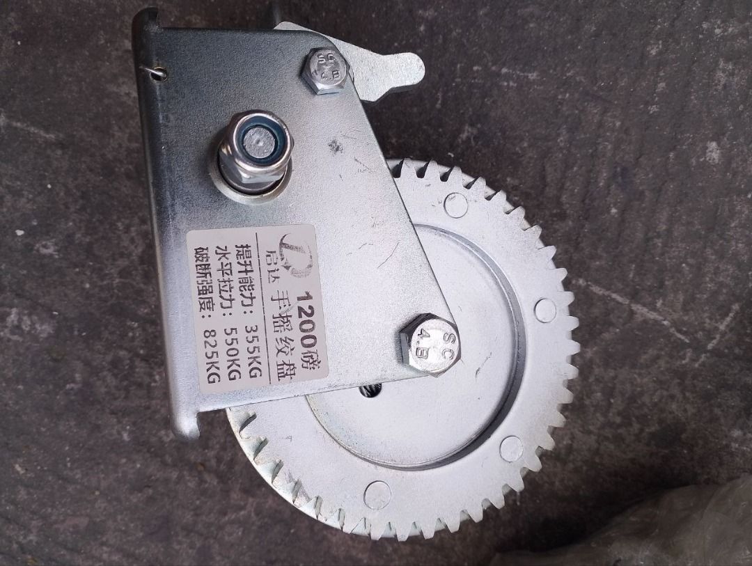 Hand Winch Specs: M-1-003, 1200lbs (Category: Everything Else Others) located in Manila. Submitted by joeyroque09 (Listing ID 1438886931, Image 1). Description: Hand Winch Specs: M-1-003, 1200lbs Price: 2186.