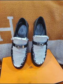 (Category: ) located in . Submitted by thewomanbehindthebrand (Listing ID 1439000204, Image 1). Description: .