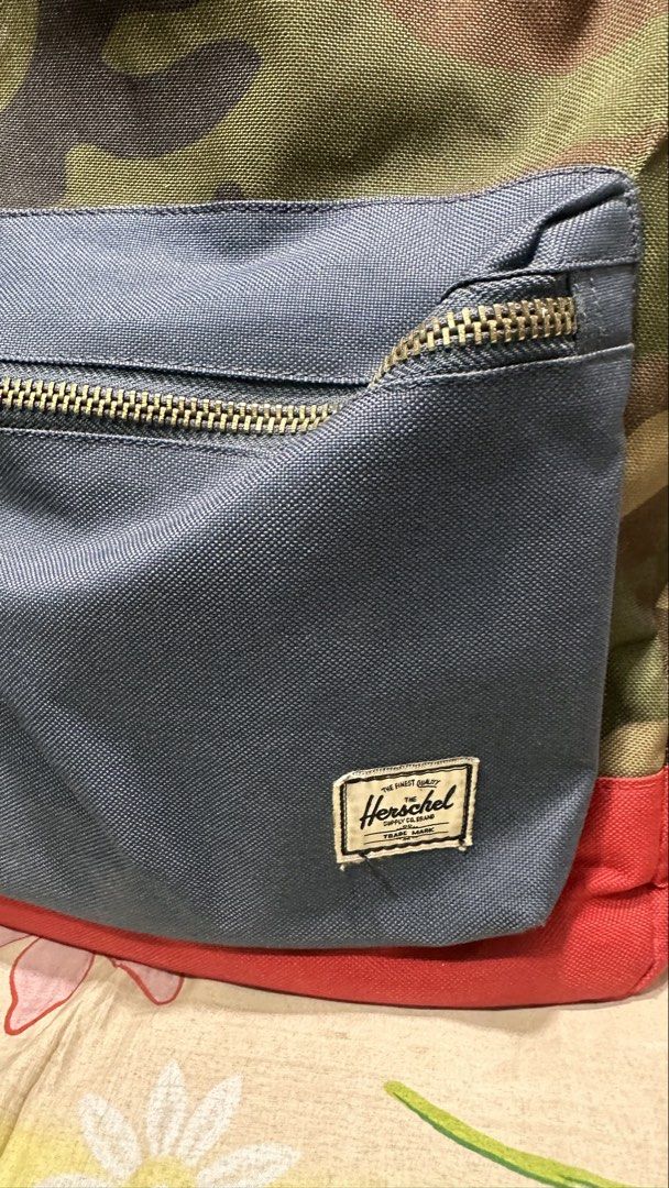 05 HERSCHEL camouflage backpack bag (Category: Backpacks) located in Baguio. Submitted by princessjhade (Listing ID 1438968170, Image 2). Description: Large Very good condition Plus shipping.
