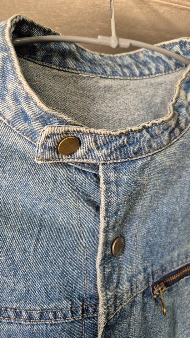 HGKPFGTF Motorcycle Denim jacket (Category: Coats, Jackets and Outerwear) located in Iloilo. Submitted by heyjay10 (Listing ID 1438916340, Image 2). Description: HGKPFGTF Motorcycle Denim jacket amekaji Unisex size: L-XL - Classic light blue denim wash - Zipper and button closure - Multiple pockets for storage - Buttoned cuffs - Unique collar design - Versatile for different outfits Location: Iloilo city shipping shouldered by buyer.