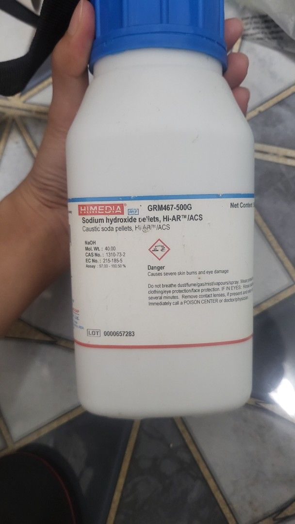 HIMEDIA Sodium Hydroxide AR 500g (Category: Construction Tools & Equipment) located in Cebu City. Submitted by rainy_scissors (Listing ID 1438914929, Image 2). Description: - HIMEDIA Sodium Hydroxide AR, 500g - Comes in a white container with a blue cap - Product Code: GRM447-500G - Contains white, granular solids (pellets) - Sourced from The Lab Store - about ¼-½ remaining, bought for 1098 pesos Price Negotiable RFS: NO longer needed..