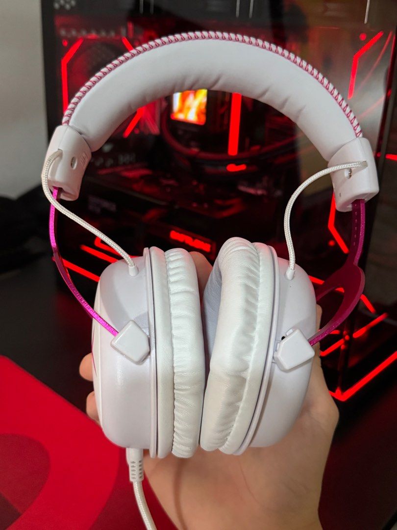 HyperX Cloud 2 (Category: Headphones & Headsets) located in Ayer Baloi. Submitted by jtwjl (Listing ID 1438961899, Image 3). Description: Brandnew Item.