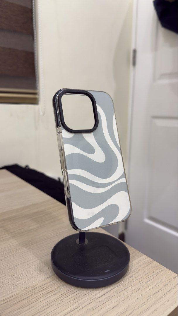 IPHONE 16 PRO CASE - Paragon Pieces w/ Magsafe (Category: Cases & Sleeves) located in Cavite. Submitted by adixbautista (Listing ID 1438990495, Image 1). Description: RFS: decluttering & upgraded my phone With Magsafe Bought from the blue app Used 3x times only.