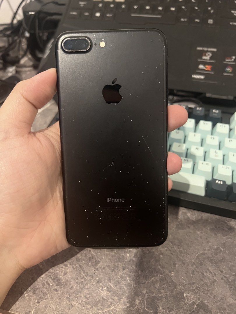 Iphone 7 plus 32gb globelocked (Category: iPhone 7 Series) located in Manila. Submitted by mikasa0724 (Listing ID 1438957416, Image 3). Description: Iphone 7 plus 32gb First owner All working pati fingerprint 73% batt health Issue: Scratches and dents Audio/Mic input not working.