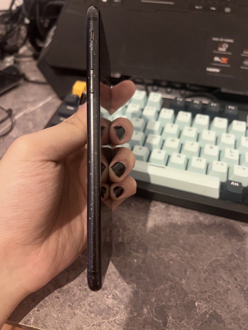 Iphone 7 plus 32gb globelocked (Category: iPhone 7 Series) located in Manila. Submitted by mikasa0724 (Listing ID 1438957416, Image 2). Description: Iphone 7 plus 32gb First owner All working pati fingerprint 73% batt health Issue: Scratches and dents Audio/Mic input not working.