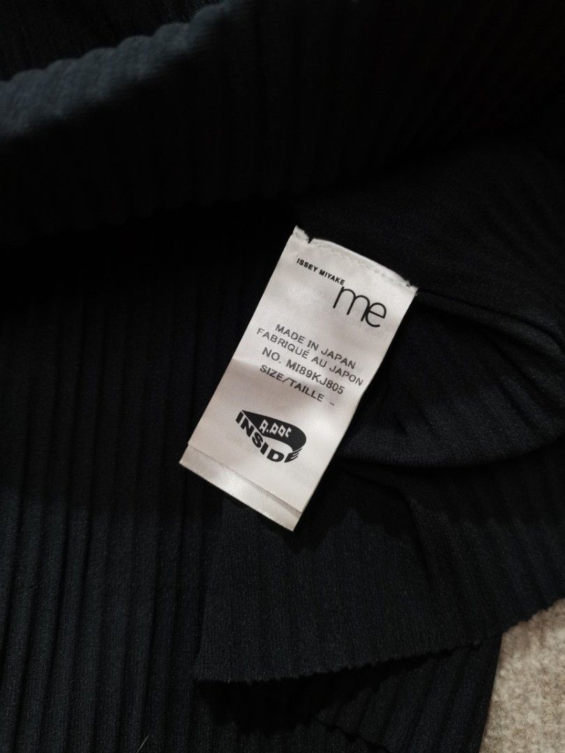 Issey miyake me longsleeve (Category: Tshirts & Polo Shirts ) located in Apalit. Submitted by _doer (Listing ID 1438892647, Image 3). Description: Dimension 26 inches width 26 inches length No flaws 5000 or best offer.
