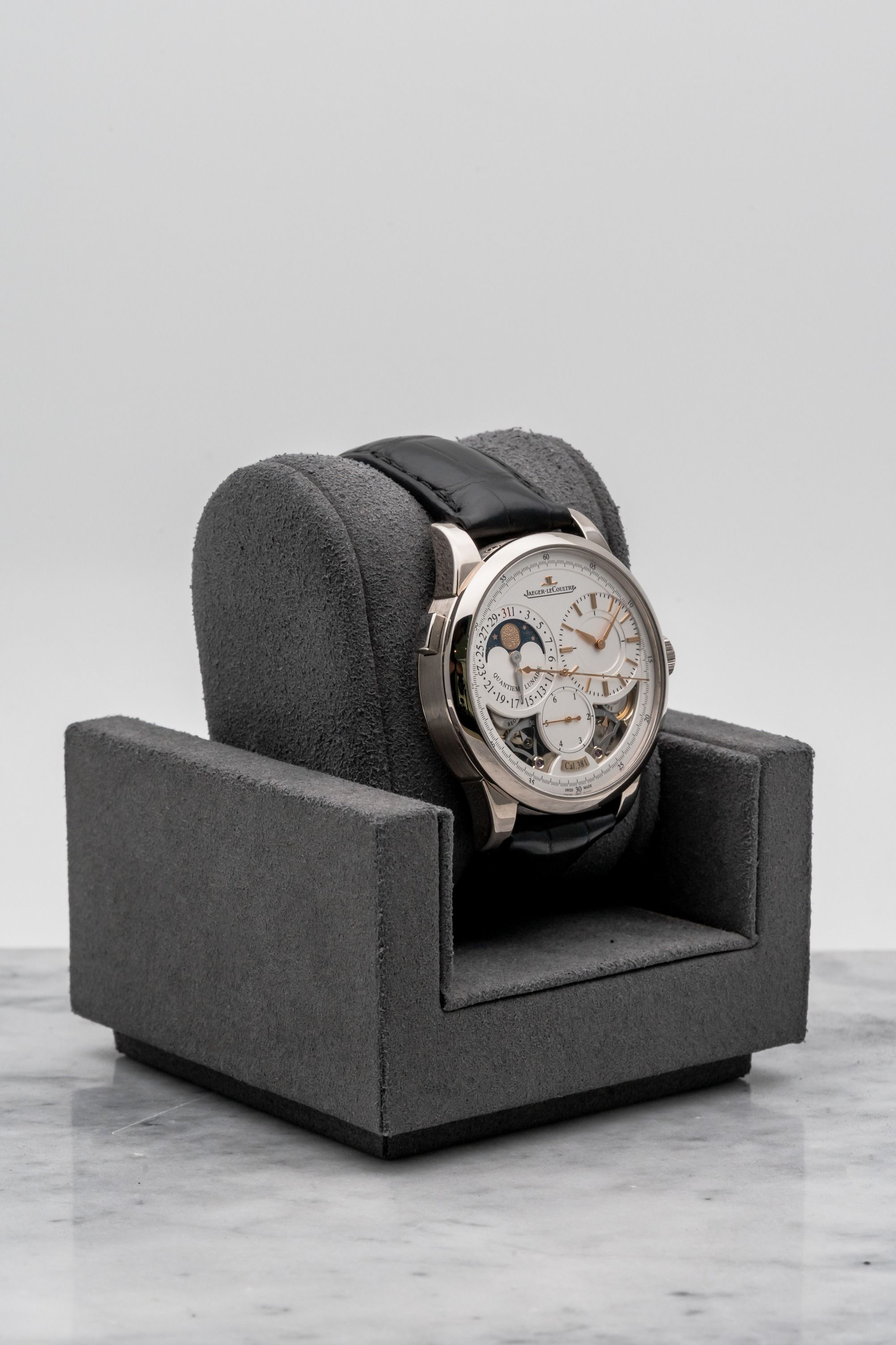 Jaeger-LeCoultre Duomètre Quantième Lunaire Q6043420 Silver Dial • 2017 • 📦 & 📄 (Category: Watches) located in Singapore. Submitted by timetells (Listing ID 1438906167, Image 3). Description: Brand: Jaeger-LeCoultre Model: Duomètre Quantième Lunaire Reference Number: Q6043420 Year: 2017 Case Size: 40.5 mm Case Material: 18K White Gold Dial: Silver Dial with Off-Centred Time Display, Pointer Date and Moonphase Indicator, Dual-Wing Power Reserve 
