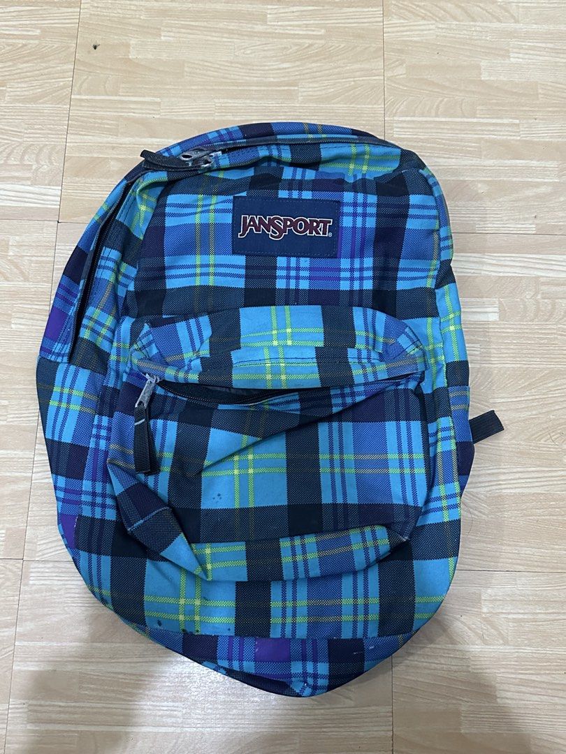 Jansport Backpack (Category: Backpacks) located in Lucena. Submitted by deklutter (Listing ID 1438906403, Image 1). Description: Jansport Bag ✅ 17 inches length ✅14 inches width ✅Good Condition ✅School Bag / Day trip bag ✅Needs Washing ✅negotiable J&T.