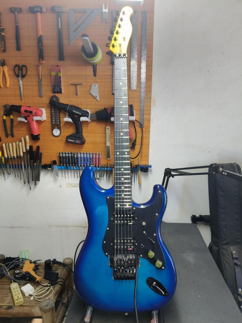 JCraft MODDED Floyd Rose (Category: Musical Instruments) located in Caloocan City. Submitted by noah_nephs (Listing ID 1439049856, Image 3). Description: for sale only lang po bigay ko 6,500 kapag kukunin agad RFS: Tuition SRP nya is 12,500 kita na sa picture, plus 5k for upgraded parts ✅ito mga upgraded parts:✅ High Output Pickups L.E.D Blue Killswitch Split Coil Locking Tuners Roller Strings Floyd Rose Bridge Guyker Knobs Black Matted Pickguard