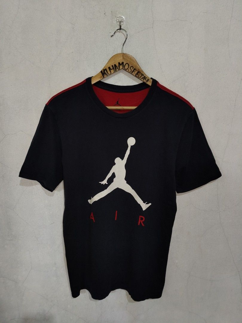 Jordan Nike Air Big logo (Category: Tshirts & Polo Shirts ) located in Ilagan. Submitted by goodsanddeals-a73c28 (Listing ID 1439000854, Image 1). Description: Best fit for Medium to Large Excellent condition & No flaws 9.3/ 10 color rate No pinhole and no crack print.