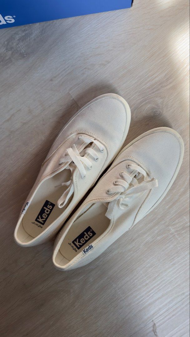 Keds classic sneakers US6.5 (Category: Sneakers) located in Pasay City. Submitted by going.minimalist. (Listing ID 1438975153, Image 2). Description: Used one only. Very new with box RFS: decluttering / too many shoes.