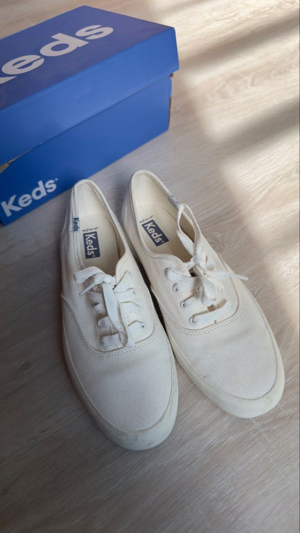 Keds classic sneakers US6.5 (Category: Sneakers) located in Pasay City. Submitted by going.minimalist. (Listing ID 1438975153, Image 3). Description: Used one only. Very new with box RFS: decluttering / too many shoes.