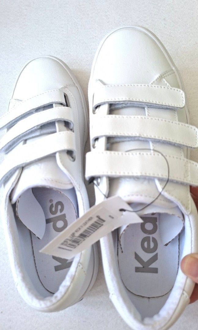 Keds Jumpkick V leather (Category: Sneakers) located in Mandaluyong City. Submitted by bloomsrepublic (Listing ID 1438934378, Image 2). Description: Brandnew Keds Jumpkick V leather size US8 with box and tag (box is a little damaged).