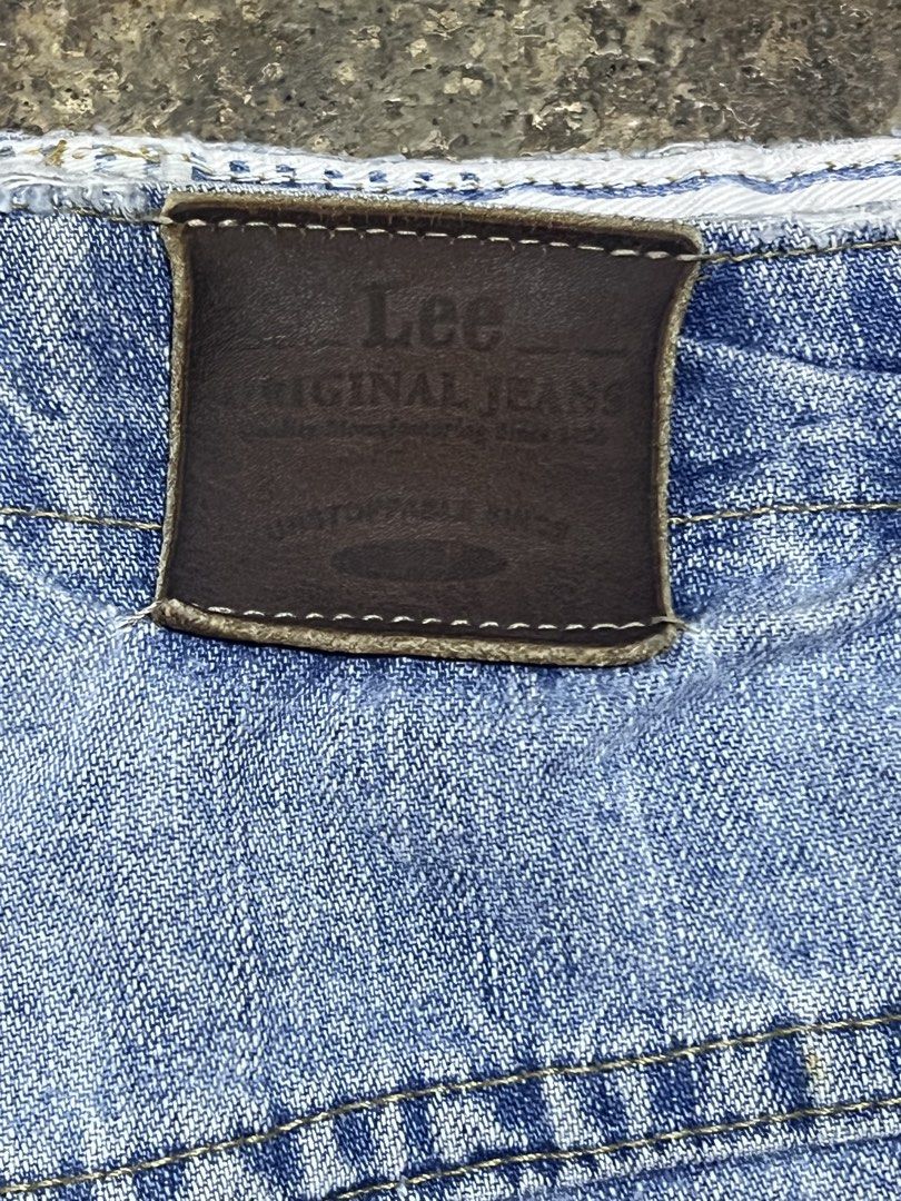 Lee Original Jeans Denim Jorts (Category: Shorts) located in Balanga. Submitted by syryll_ae (Listing ID 1438929765, Image 3). Description: - Lee denim shorts - Light blue wash - Elastic waistband - Zip fly - Front and back pockets - Lee logo detail - Comfortable for everyday wear.
