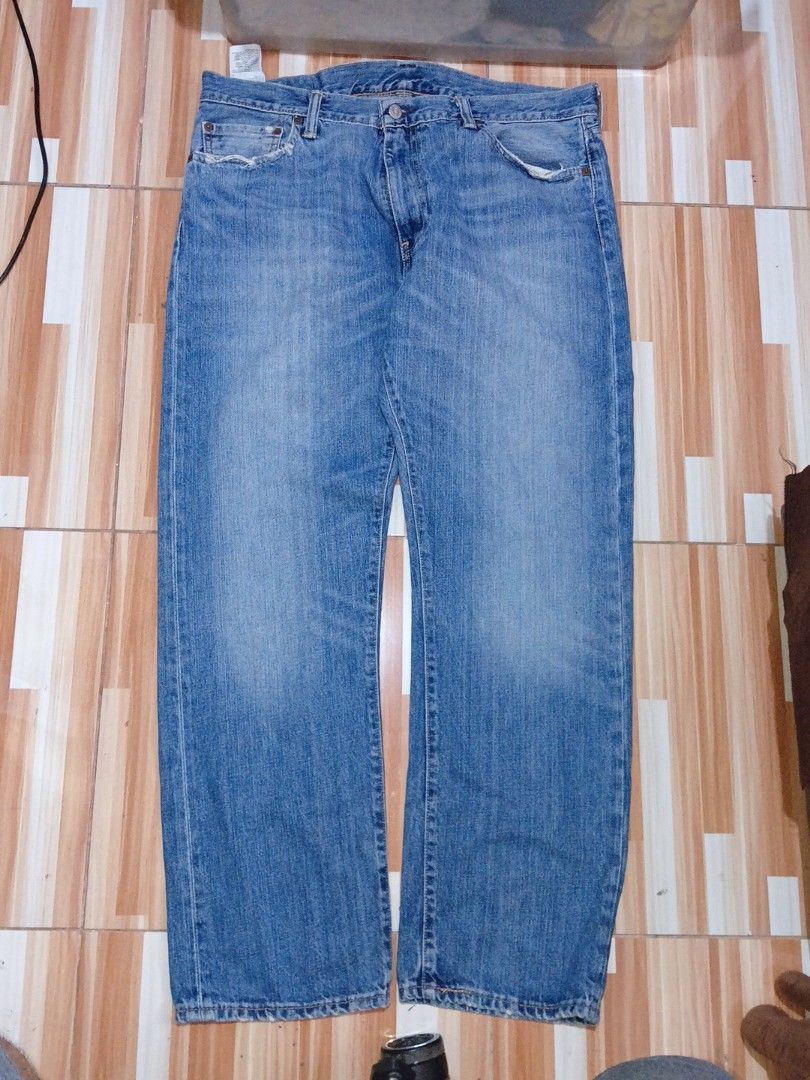 Levi's 504 Jeans (Category: Jeans) located in Caloocan City. Submitted by keenphoenix.63e799 (Listing ID 1438916111, Image 1). Description: - Levi's 501 jeans - Light blue wash - Straight leg fit - Button fly - Features the iconic Levi's red tab - Shows wear on front pockets - Classic and versatile.