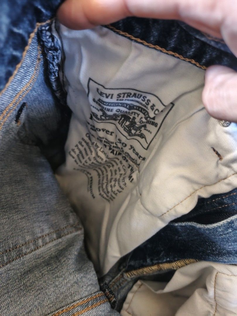 Levi's 512 Jeans - W31 L30 (Category: Jeans) located in Taguig. Submitted by cristinevm56163 (Listing ID 1438955896, Image 3). Description: - Authentic Levi's 512 jeans - Classic blue wash - Size: W31 L30 - Features the iconic red Levi's tag - Includes the Levi Strauss & Co. label - Button and zipper closure.