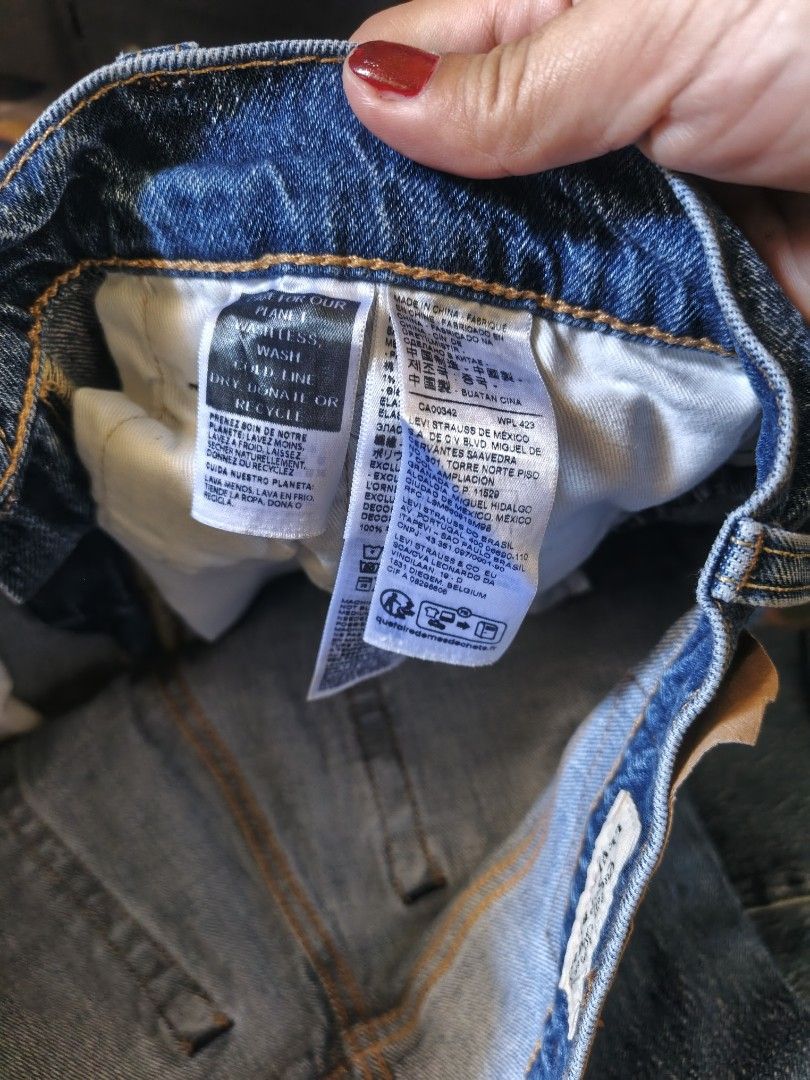 Levi's 512 Jeans - W31 L30 (Category: Jeans) located in Taguig. Submitted by cristinevm56163 (Listing ID 1438955896, Image 2). Description: - Authentic Levi's 512 jeans - Classic blue wash - Size: W31 L30 - Features the iconic red Levi's tag - Includes the Levi Strauss & Co. label - Button and zipper closure.