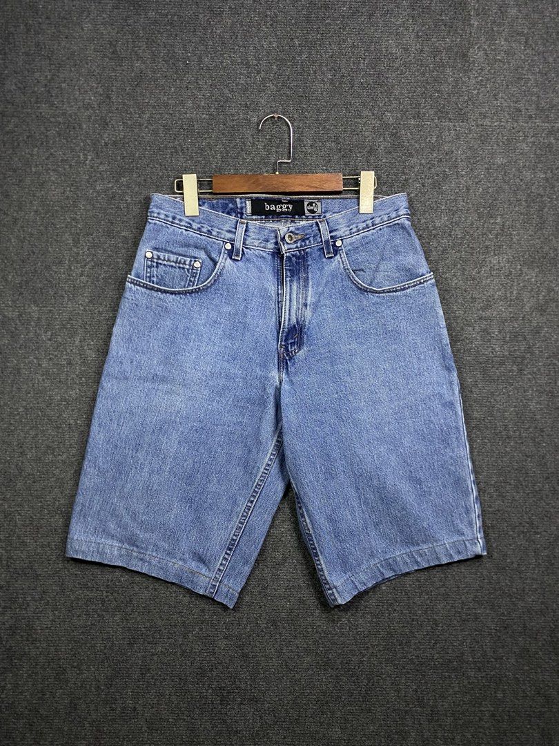 Levi's Silver Tab Baggy Denim Shorts (Category: Shorts) located in Bolinao. Submitted by frenced28 (Listing ID 1439013542, Image 1). Description: Waistline:30, length:22 - Authentic Levi's Silver Tab baggy denim shorts - Classic five-pocket design - Button closure - Light blue wash - Relaxed fit - Levi's Silver Tab logo visible - Perfect for casual wear.