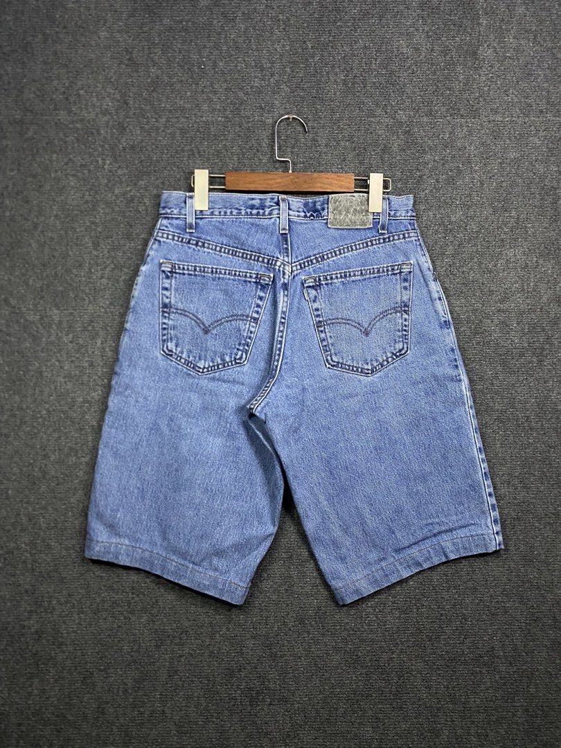 Levi's Silver Tab Baggy Denim Shorts (Category: Shorts) located in Bolinao. Submitted by frenced28 (Listing ID 1439013542, Image 2). Description: Waistline:30, length:22 - Authentic Levi's Silver Tab baggy denim shorts - Classic five-pocket design - Button closure - Light blue wash - Relaxed fit - Levi's Silver Tab logo visible - Perfect for casual wear.