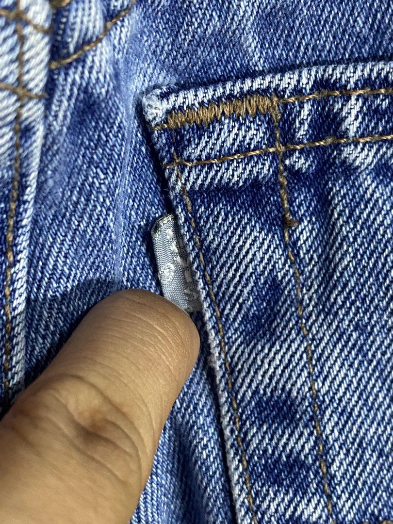 Levi's Silver Tab Baggy Denim Shorts (Category: Shorts) located in Bolinao. Submitted by frenced28 (Listing ID 1439013542, Image 3). Description: Waistline:30, length:22 - Authentic Levi's Silver Tab baggy denim shorts - Classic five-pocket design - Button closure - Light blue wash - Relaxed fit - Levi's Silver Tab logo visible - Perfect for casual wear.