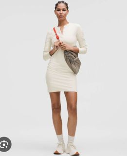 (Category: ) located in . Submitted by fashionistadeclutter (Listing ID 1439015254, Image 1). Description: .