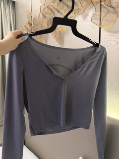 (Category: ) located in . Submitted by singaporeclothes1234 (Listing ID 1439039225, Image 1). Description: .