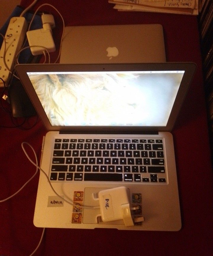 MacBook Air 13-inch (Mid 2011)459542954519439364