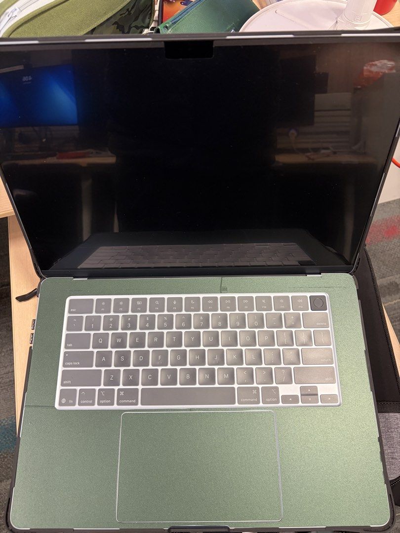 MacBook Air M4 15 inch459756659771985920