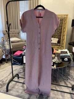 (Category: ) located in . Submitted by ibyangs_closet (Listing ID 1438987852, Image 1). Description: .