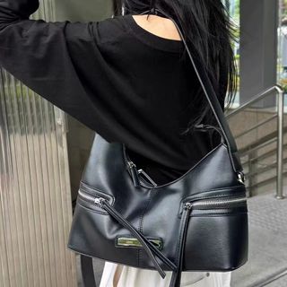(Category: ) located in . Submitted by zoeli_makeup (Listing ID 1439014924, Image 1). Description: .