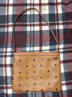 (Category: ) located in . Submitted by lm.bags95 (Listing ID 1439056289, Image 1). Description: .
