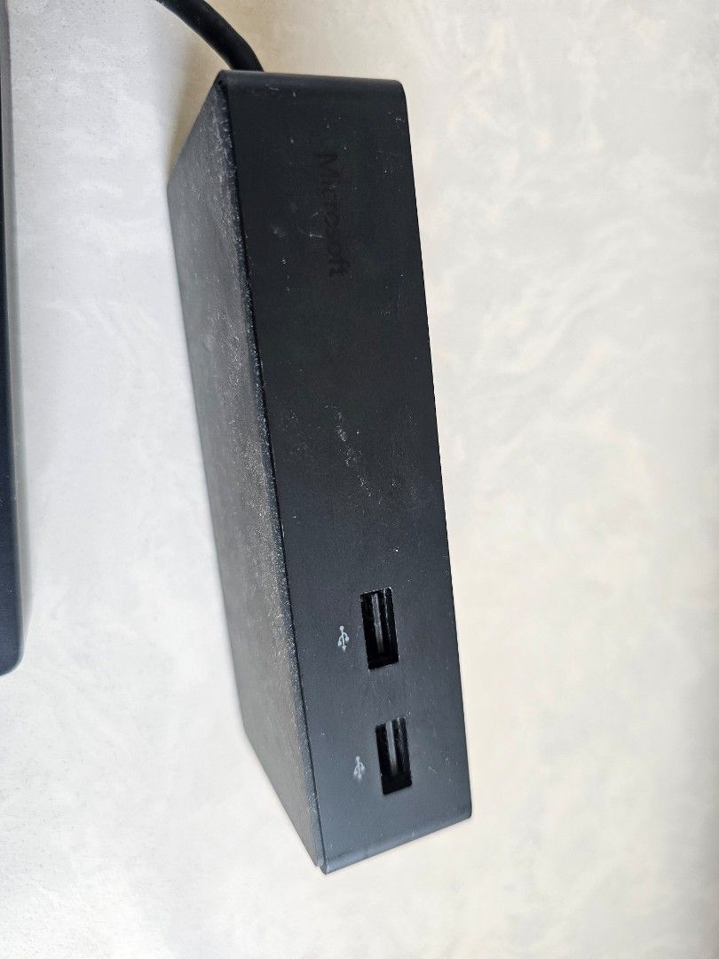 Microsoft Surface Dock 2459332430448578562