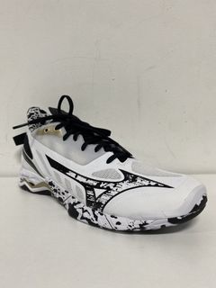 (Category: ) located in . Submitted by sportykong (Listing ID 1438993876, Image 1). Description: .