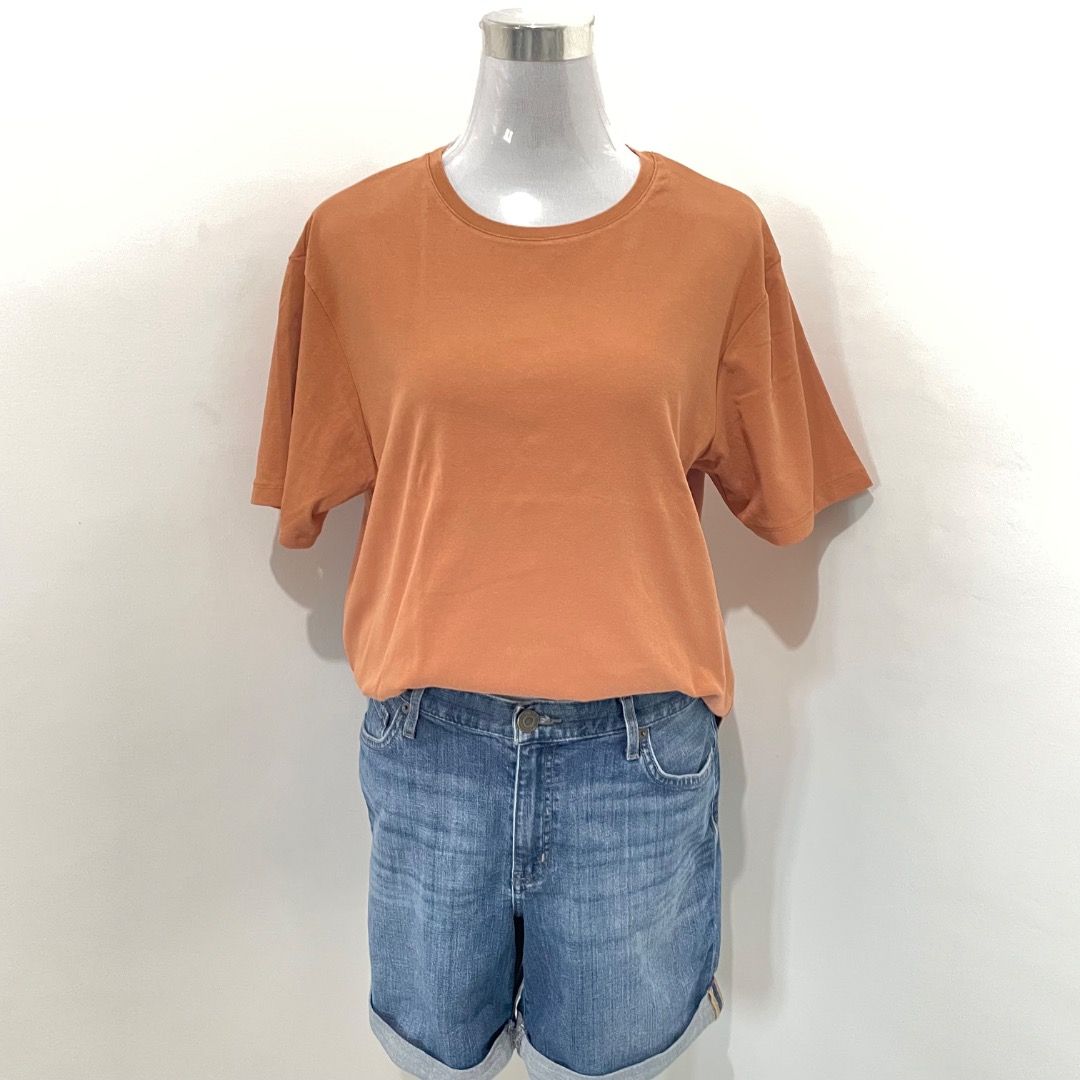 M-L All About Tees Choco Brown Shirt (Category: Shirts) located in Bacolor. Submitted by chicn_classy (Listing ID 1439002391, Image 1). Description: .