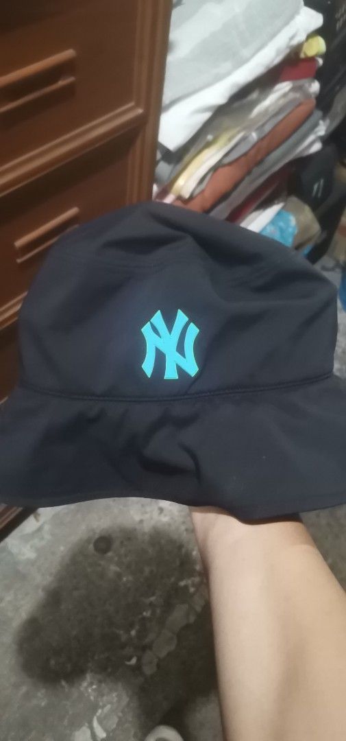 MLB New York Yankees Bucket Hat (Category: Caps & Hats) located in Quezon City. Submitted by akosiahcap95300 (Listing ID 1438883451, Image 1). Description: - New York Yankees bucket hat - Color: Teal - Size: L-XXL - Official Major League Baseball product - Water-resistant material.