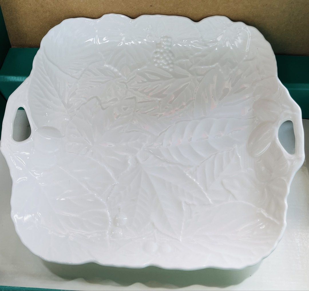 narumi serving (Category: Dinnerware & Cutlery) located in Pasig City. Submitted by happydolphin-b943 (Listing ID 1438932590, Image 1). Description: .